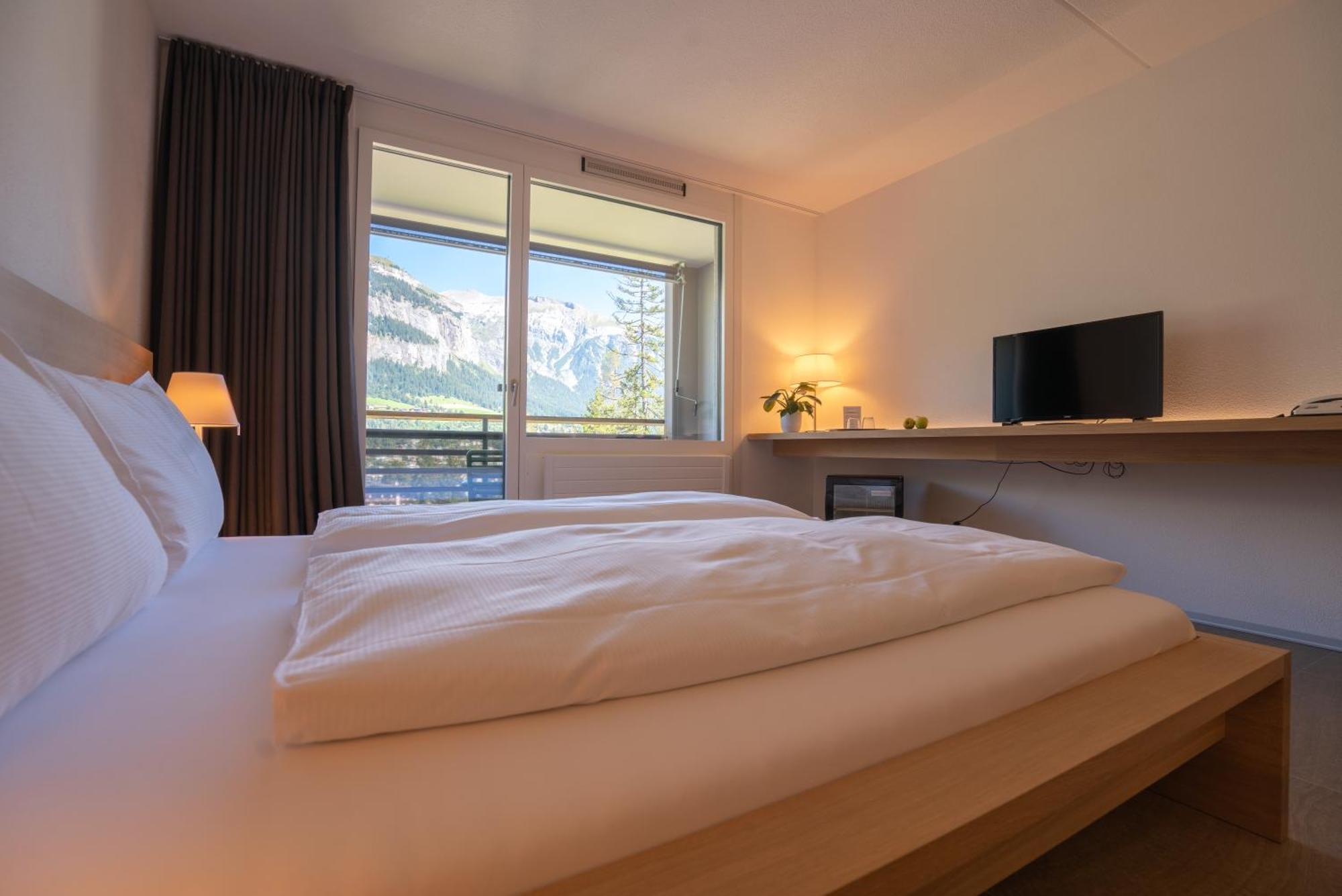 Hotel Des Alpes ฟลิมส์ ภายนอก รูปภาพ