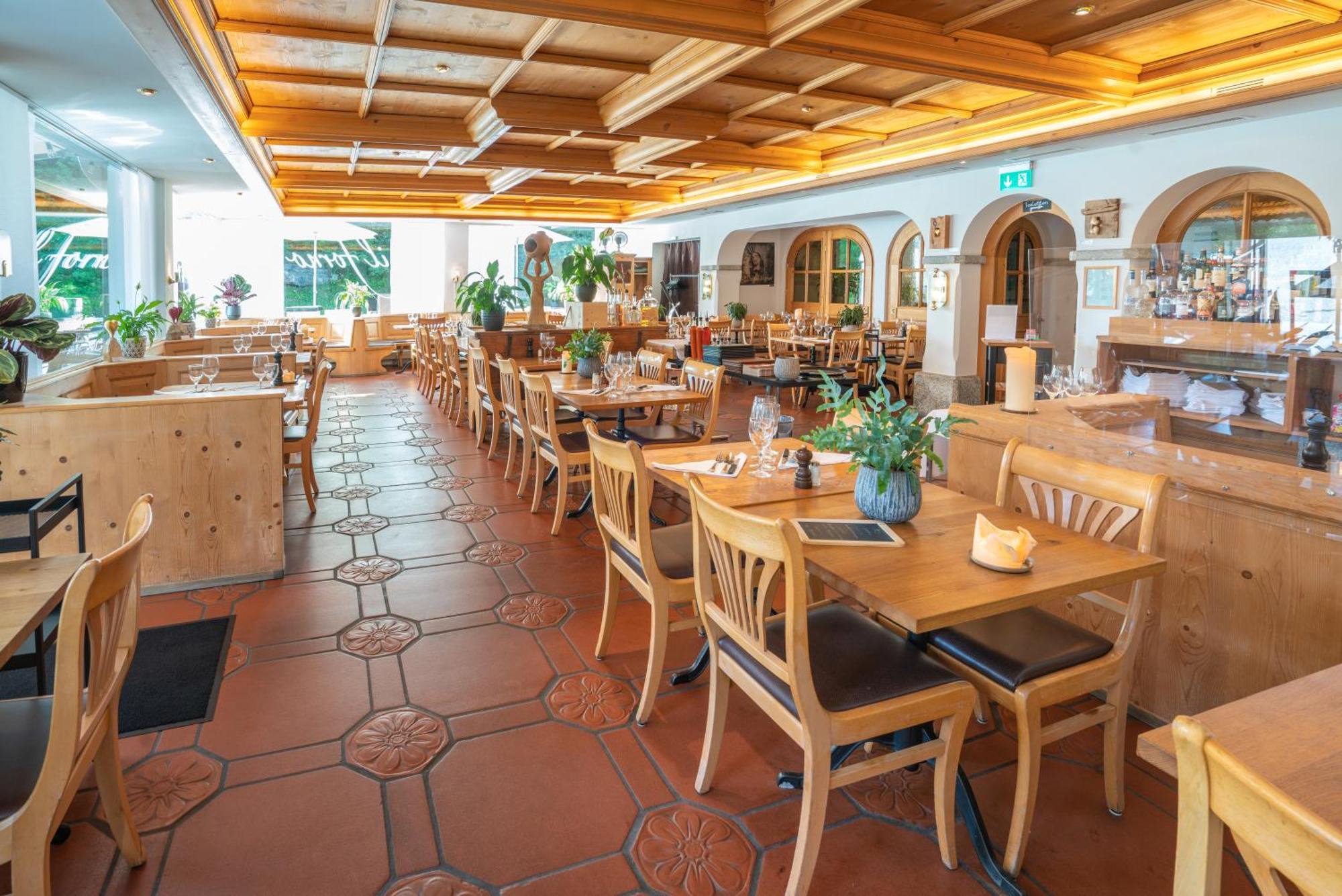 Hotel Des Alpes ฟลิมส์ ภายนอก รูปภาพ