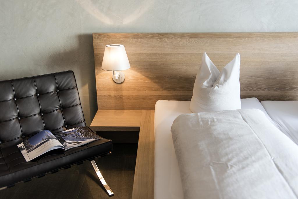 Hotel Des Alpes ฟลิมส์ ภายนอก รูปภาพ